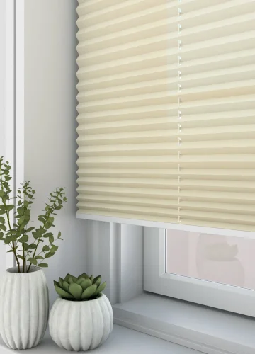 voile-plt20-cream-pleated-blinds-close-up